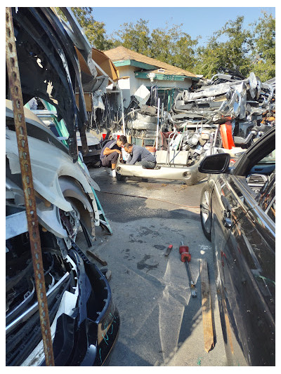 Bumpers R Us JunkYard in Clovis (CA) - photo 2