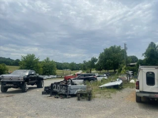 W & W Auto Parts and Towing JunkYard in Chattanooga (TN) - photo 4