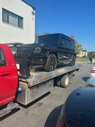 D & C Towing Service and Roadside Assistance JunkYard in Detroit (MI) - photo 3