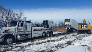 Reynolds Towing Service JunkYard in Champaign (IL) - photo 3