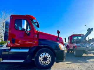 JJ's Towing JunkYard in Tacoma (WA) - photo 3