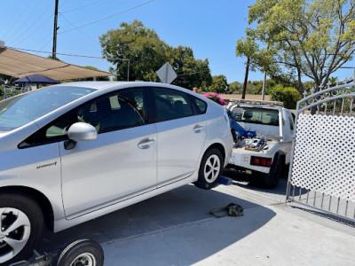 Tom's Towing LLC JunkYard in Santa Ana (CA) - photo 4