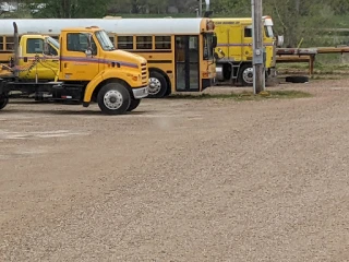 Don's Truck Towing & Truck Wash Inc. JunkYard in Kansas City (MO) - photo 3