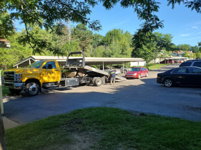 Frontline Towing & Recovery JunkYard in Grand Rapids (MI) - photo 3