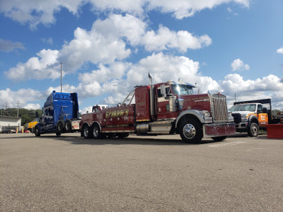 Graham's Towing and Recovery JunkYard in Grand Rapids (MI) - photo 3