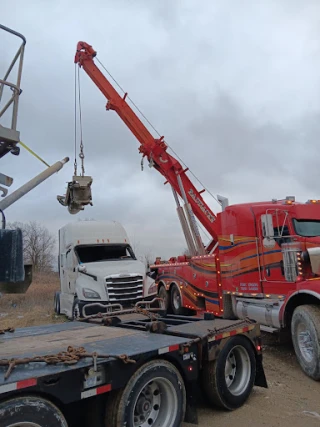 Paddack's Wrecker & Heavy Transport JunkYard in Indianapolis (IN) - photo 3