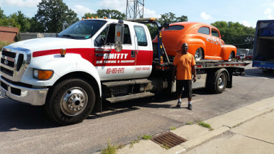 Smitty Big Towing & Recovery JunkYard in Minneapolis (MN) - photo 1