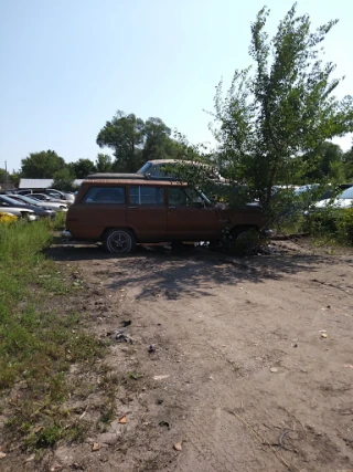 Harley's Auto Salvage & Radiator JunkYard in Minneapolis (MN) - photo 4