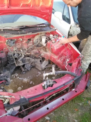 B & B Foreign Car JunkYard in Kennedale (TX) - photo 2