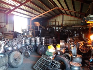 Vic & Son Used Auto Parts JunkYard in Austin (TX) - photo 3