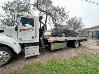 Pronto Wrecker Service - photo 1