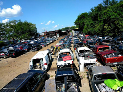 Big Time Car & Truck JunkYard in Houston (TX) - photo 1