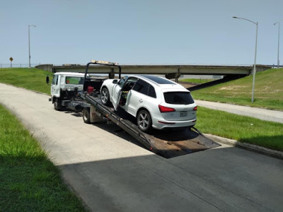 Cernosek Wrecker Service JunkYard in Pasadena (TX) - photo 2