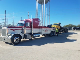 Mike's Towing Service JunkYard in Wichita Falls (TX) - photo 2