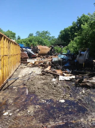 Hazel Street Recycling JunkYard in Akron (OH) - photo 2