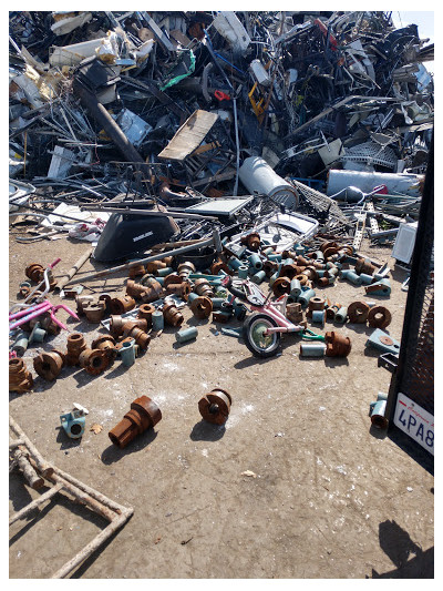 Universal Service Recycling JunkYard in Stockton (CA) - photo 1