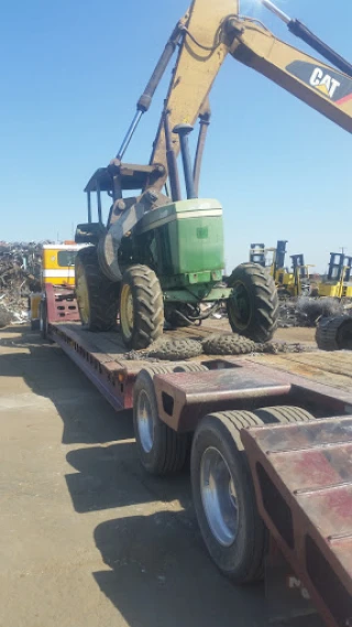 Universal Service Recycling JunkYard in Stockton (CA) - photo 4