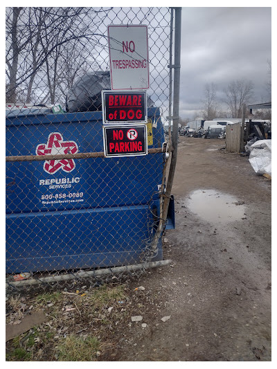 T & M Auto Salvage JunkYard in Canton (MI) - photo 4