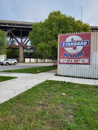 Standard Auto Parts JunkYard in Chicago (IL) - photo 3