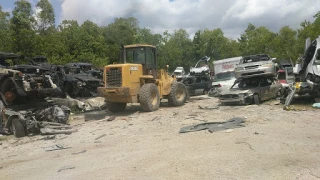 Adam's Auto Wrecker Co JunkYard in New Orleans (LA) - photo 3