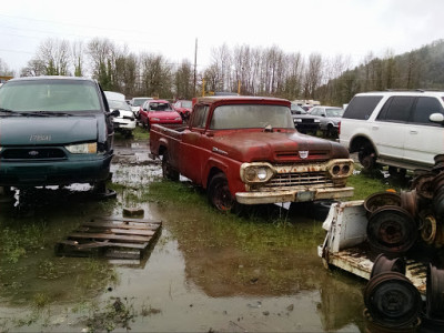 Springfield Auto Recyclers JunkYard in Springfield (OR) - photo 2