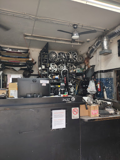 Bud's Auto Parts JunkYard in Miami (FL)