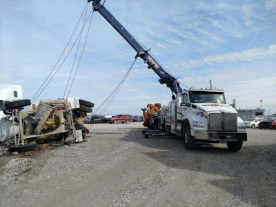 Midwest Towing & Recovery JunkYard in Lincoln (NE) - photo 3