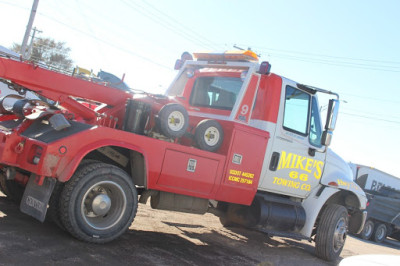 Mike's 66 & Towing Co JunkYard in Lincoln (NE) - photo 1