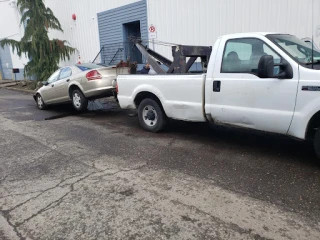 Matos Buys Junk Cars JunkYard in Portland (OR) - photo 2