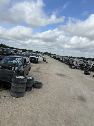 AAA Auto Recyclers, San Antonio JunkYard in San Antonio (TX) - photo 2