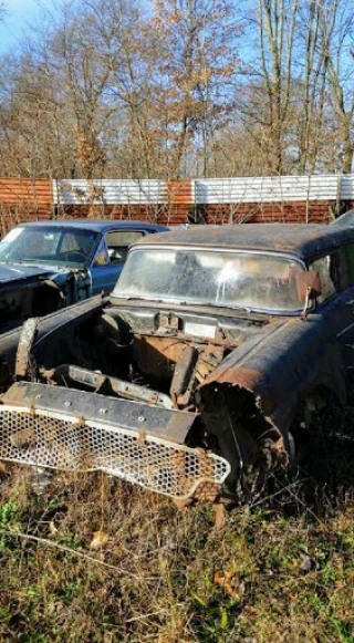 Hines Salvage Yard JunkYard in Elkhart (IN) - photo 2