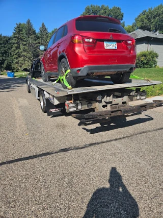 JK,s Towing JunkYard in Minneapolis (MN) - photo 3