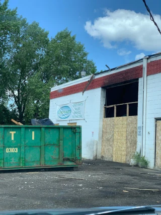 Lund's Auto JunkYard in Minneapolis (MN) - photo 3