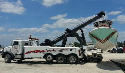 B&D Towing & Recovery JunkYard in Tampa (FL) - photo 2