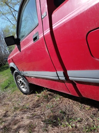 Ellis Auto Recyclers JunkYard in Champaign (IL) - photo 3