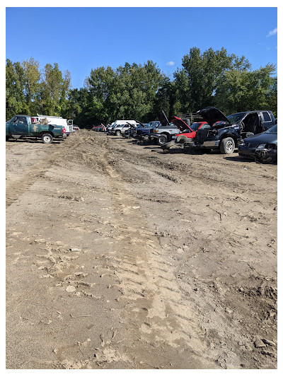 Eastern Vehicle Recycling JunkYard in Springfield (MA) - photo 2