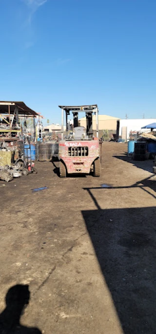 La Raza Used Auto Parts & Cores JunkYard in Phoenix (AZ) - photo 4