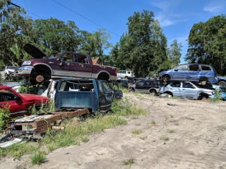 B & S Auto Salvage JunkYard in Leesburg (FL) - photo 2