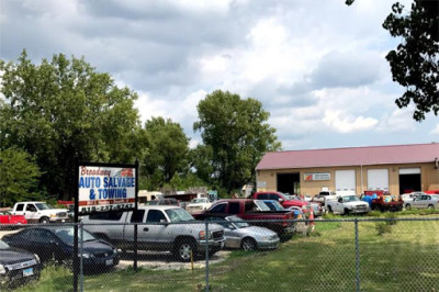 Broadway Auto Salvage & Towing JunkYard in Joliet (IL) - photo 2