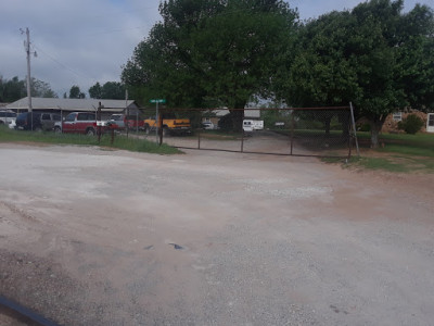 Jim Thomas Wrecker Services JunkYard in Oklahoma City (OK) - photo 3