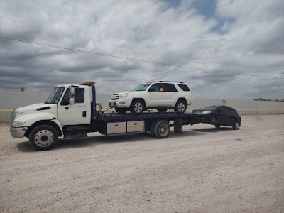 ACC Wrecker Service JunkYard in San Antonio (TX) - photo 1