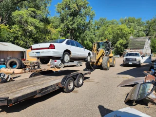 Hutch Auto & Truck Salvage JunkYard in Minneapolis (MN) - photo 4