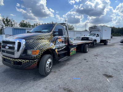 Bergs Towing & Auto Service JunkYard in Tampa (FL) - photo 3