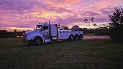 White's Wrecker Service JunkYard in Panama City (FL) - photo 3