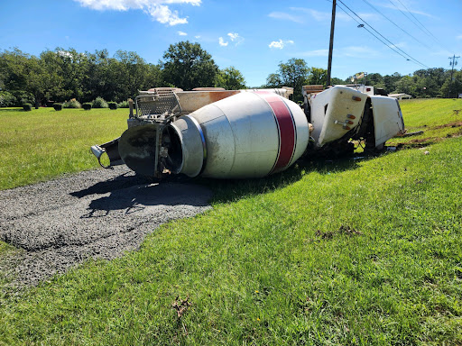 JMF Towing and Recovery JunkYard in Columbus (GA)