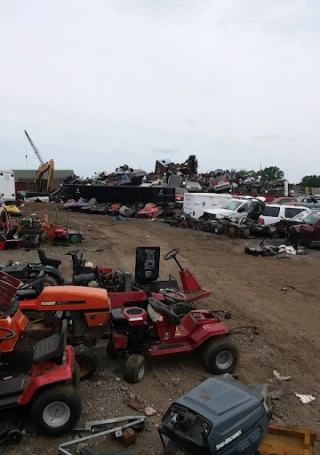 Miechiels Auto Salvage JunkYard in Detroit (MI) - photo 2