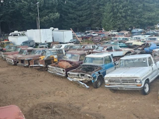 Howard's Wrecking Yard JunkYard in Vancouver (WA) - photo 1