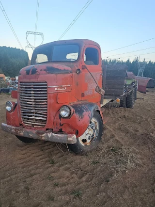 Howard's Wrecking Yard JunkYard in Vancouver (WA) - photo 4