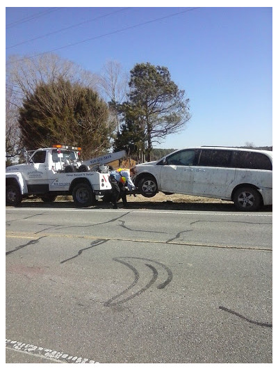 Outlaw's Towing JunkYard in Jacksonville (NC) - photo 4