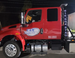 E & E Towing Service - photo 1